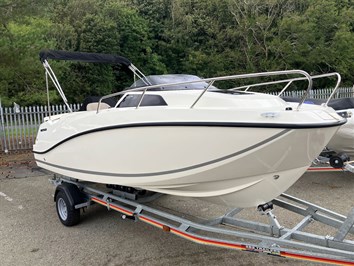 Photo of Quicksilver Activ 555 Cabin