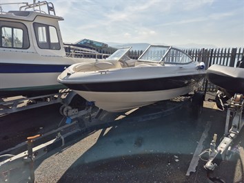 Photo of Maxum 1800SR