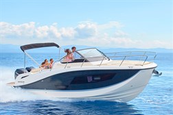 Quicksilver Activ 875 Sundeck