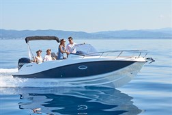 Quicksilver Activ 675 Sundeck